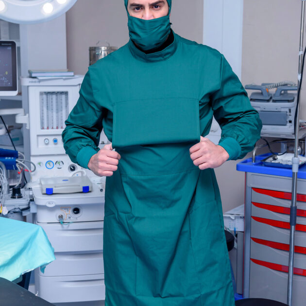 TENUE CHIRURGICALE 4 PIÈCES CASAQUE PANTALON MASQUE CALOT